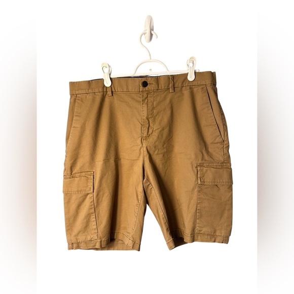 Old Navy Other - Old Navy Ultimate Tech Cargo Shorts Built-In Flex Size 34 Tan